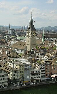 St.Peter und Augustinerkirche vom Grossmünsterturm aus
