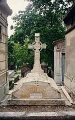 bretonisches Grabkreuz auf dem PÃ©re-Lachaise-Friedhof in Paris