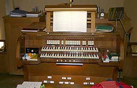 Orgel-Spieltisch