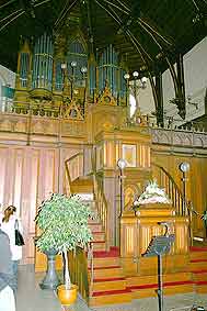 Buehlkirche, SÃ¼dwest-Arm mit Orgel und Kanzel